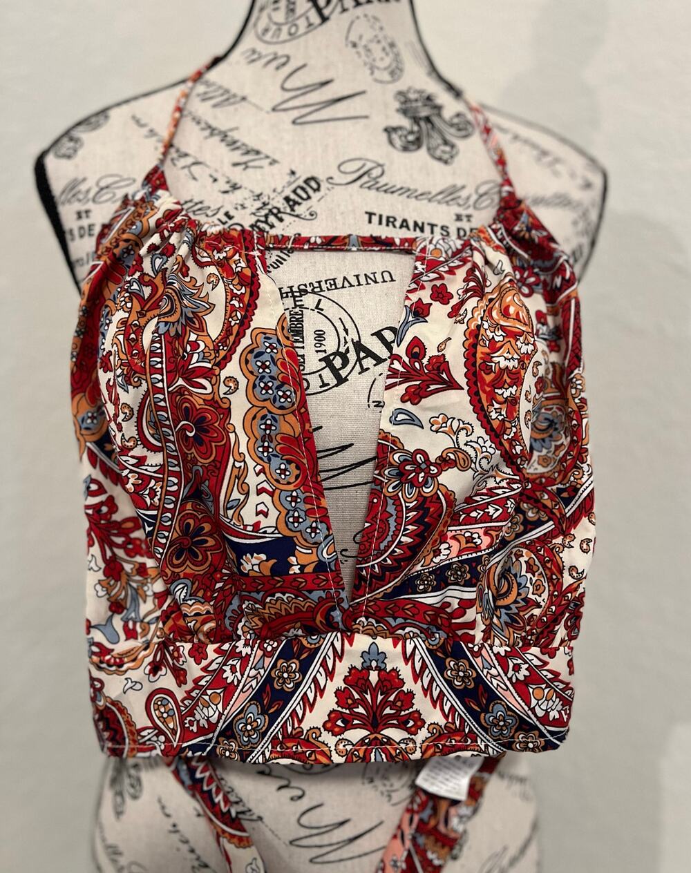 Paisley Women’s Halter Top Size Medium SHEIN EUC Festival Concert Travel Cruise